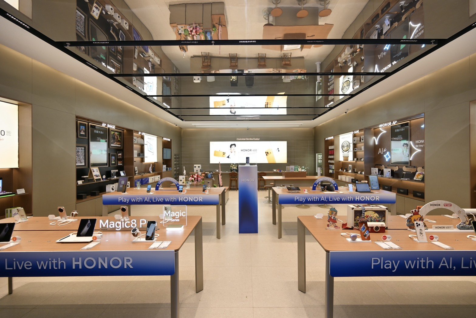 เปิดแล้ววันนี้! HONOR Alpha Store แห่งแรกในตลาดต่างประเทศ ณ เดอะมอลล์ไลฟ์สโตร์ บางกะปิ