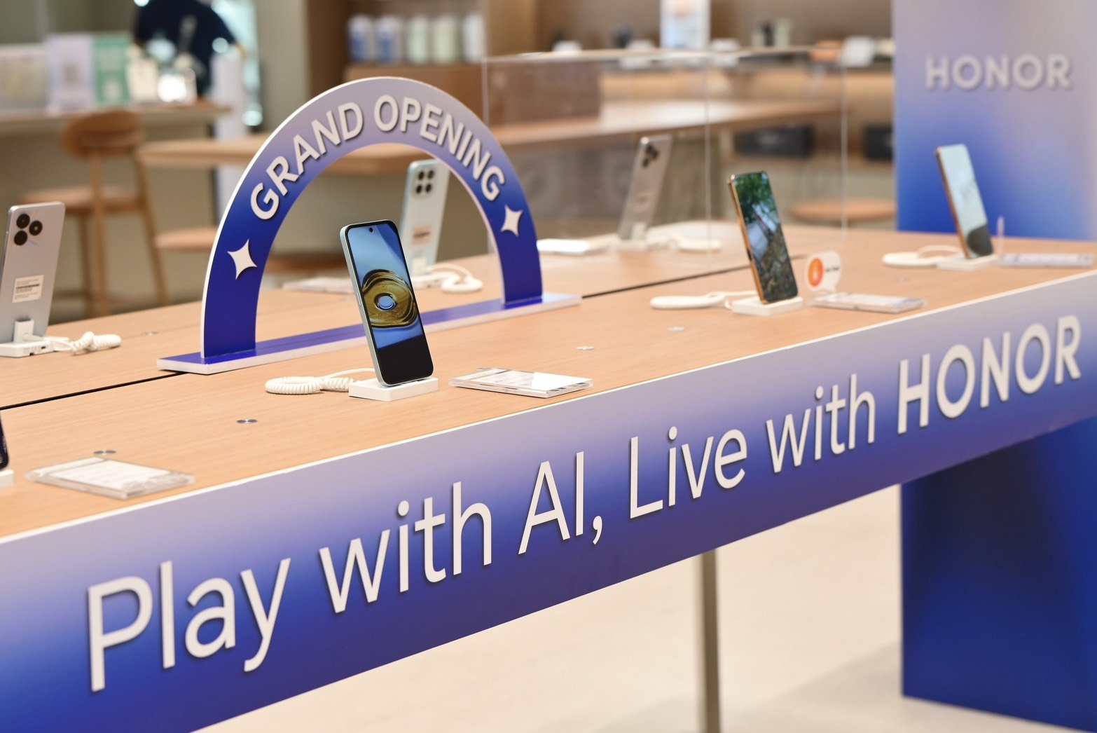 เปิดแล้ววันนี้! HONOR Alpha Store แห่งแรกในตลาดต่างประเทศ ณ เดอะมอลล์ไลฟ์สโตร์ บางกะปิ