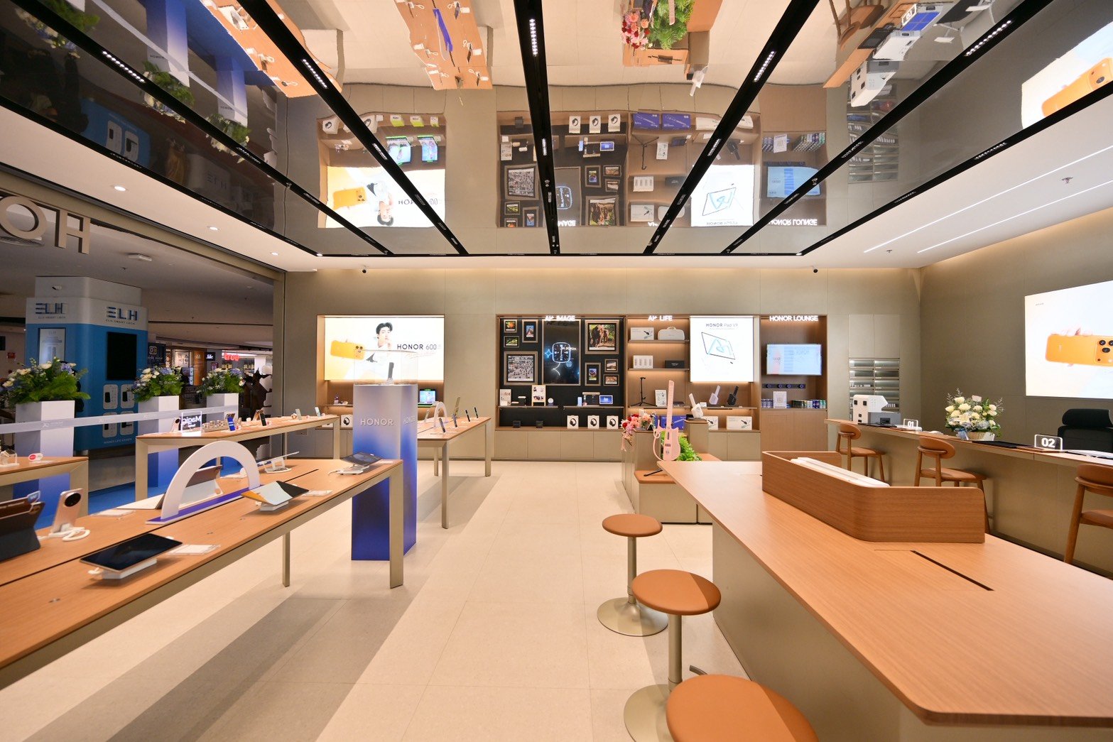 เปิดแล้ววันนี้! HONOR Alpha Store แห่งแรกในตลาดต่างประเทศ ณ เดอะมอลล์ไลฟ์สโตร์ บางกะปิ