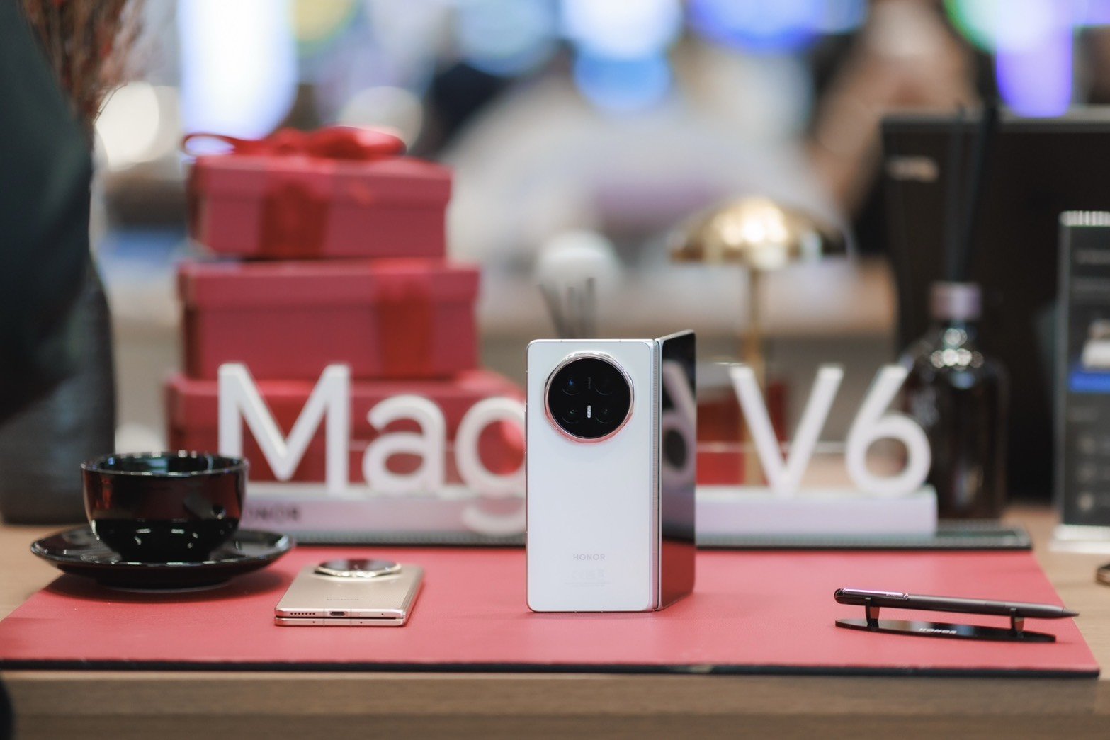 HONOR Magic V6 ราคา 67,999 บาท แถม V Care และ Trade Up สูงสุด 10,000 บาท