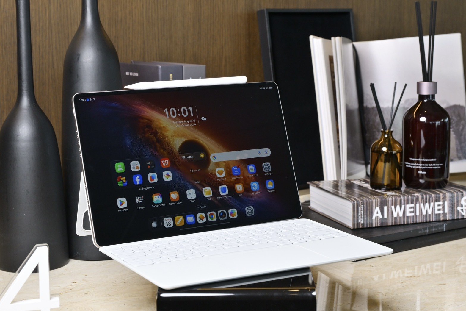 HONOR MagicPad4 ราคา 29,999 บาท แถมคีย์บอร์ดและ Magic Pencil 4S